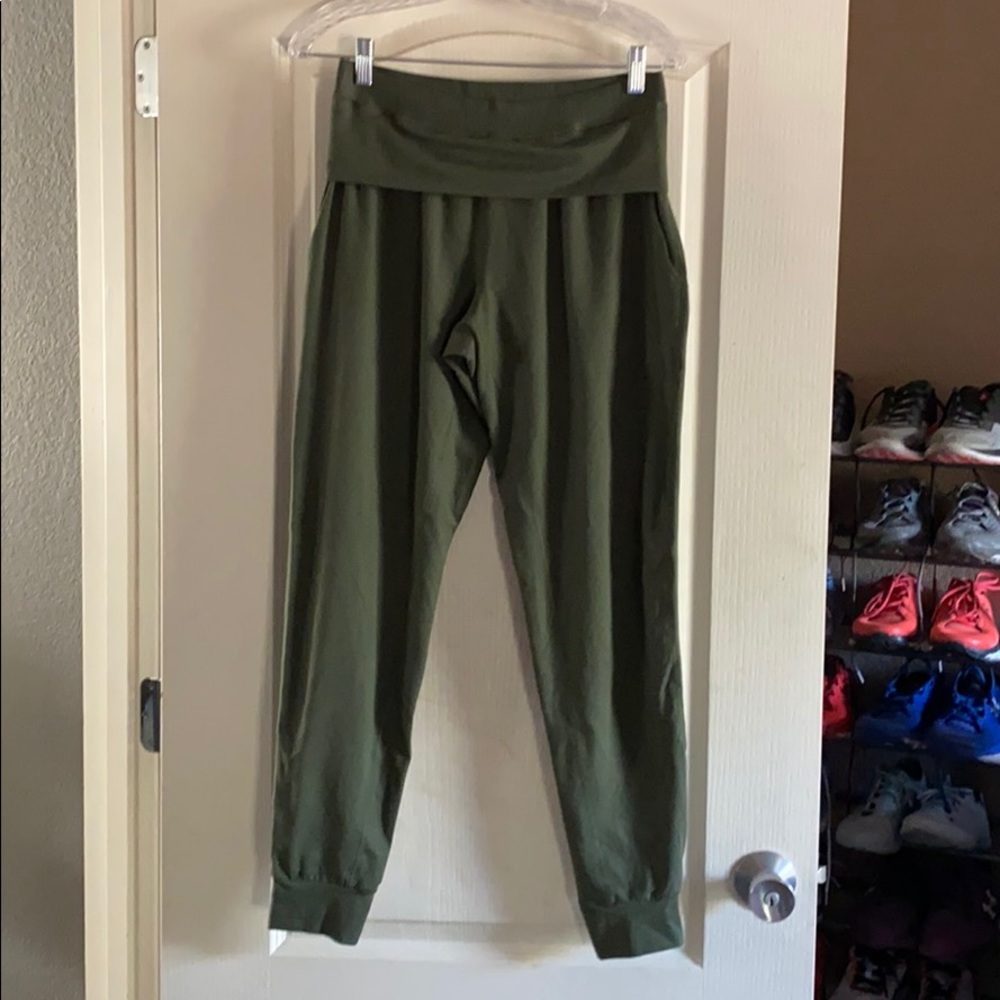 Athleisure pants